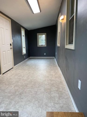 665 Eddie Evans Ln, Dover, DE 19904-1124