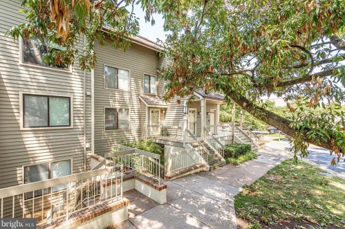 11222 Harbor Ct, Herndon, VA 20191-4337