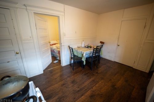 44 Chadwick Ave, Newark NJ 07108-1529 exterior