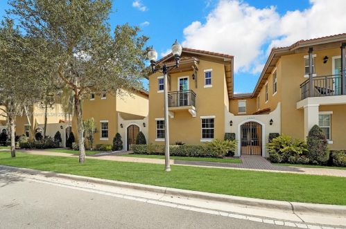 1419 147th Ave, Hollywood, FL 33027-6175
