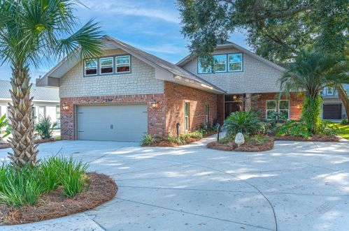 250 Brooks St, Fort Walton Beach, FL 32548-5875