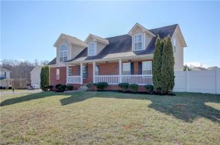 2824 Sharpie Dr, Clarksville, TN 37040-9508