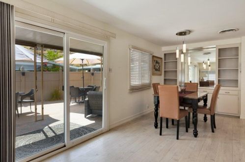 70 Santa Monica St, Palm Springs CA  92264-5257 exterior