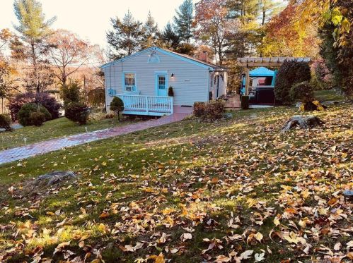 2 Aspen Way, Brookfield Center, CT 06804-2204