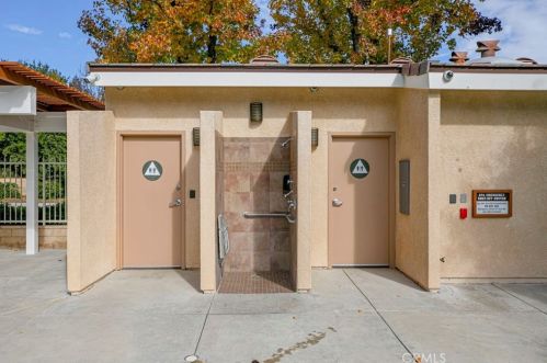 25776 Covala Ct, Santa Clarita CA  91355-2262 exterior