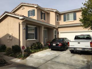 27825 Summer Grove Pl, Santa Clarita, CA 91354-1896