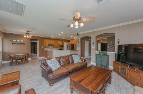 2112 Huron Cir, Denton TX  76210-2951 exterior