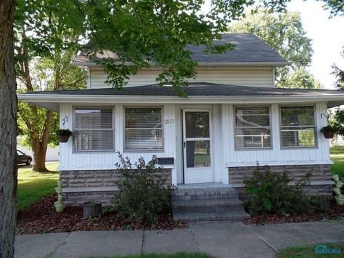 207 Fulton St, Swanton, OH 43558-1028