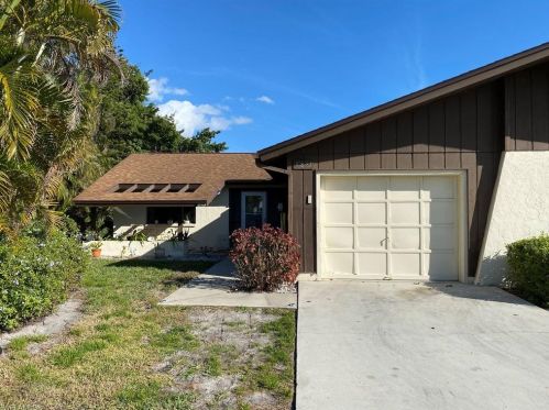 4821 Lakewood Blvd, Naples, FL 34112-5060