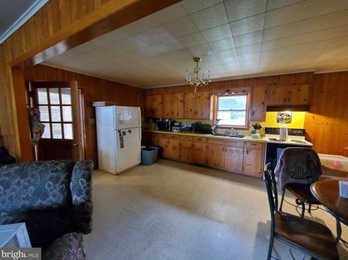 14172 Mountain Rd, Orrstown, PA 17244-9641