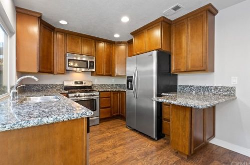 325 Chinook Dr, Placentia CA  92870-1417 exterior