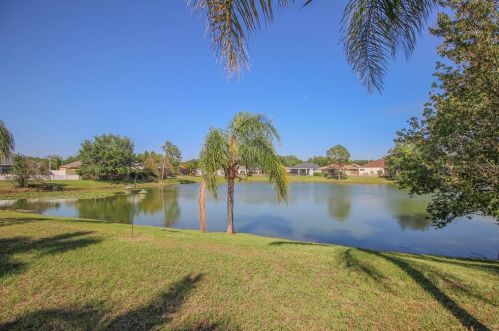 6809 Monarch Park Dr, Ruskin, FL 33572-8109