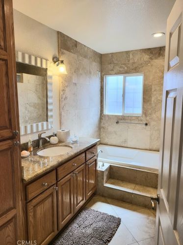 11803 Casimir Ave, Hawthorne CA  90250-1994 exterior