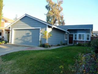 18 Shady Lake Ct, Sacramento, CA 95834-1516