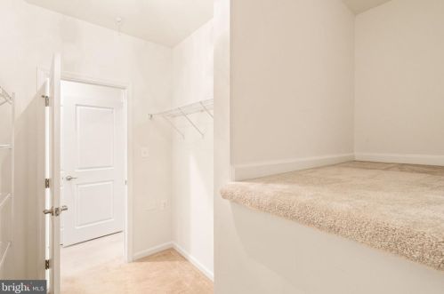 7542 Brunson Cir, Gainesville VA  20155 exterior