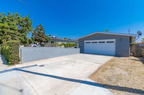 961 14th St, San Diego, CA 92154-1804