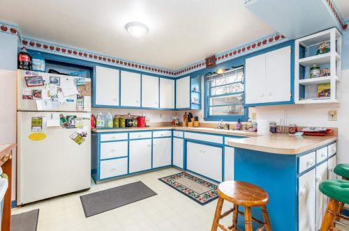 820 Bader St, Green Bay, WI 54302-3816