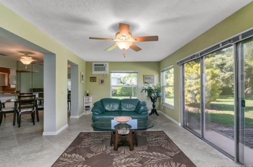 2951 Morningside Blvd, Fort Pierce, FL 34952-5708