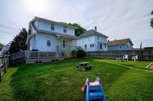 611 Darlington Rd, Beaver Falls, PA 15010-2813