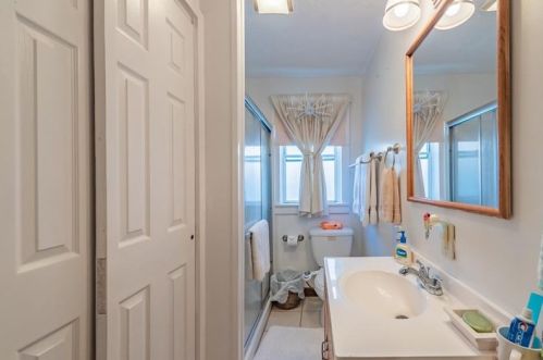 238 21st Ave, Whitaker PA  15120-2524 exterior