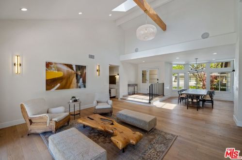 445 Sinaloa Rd, Simi Valley CA  93065-5430 exterior