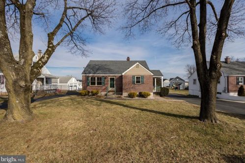 1767 Swamp Pike, Gilbertsville PA  19525-9659 exterior