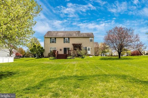 309 Williams Cir, Collegeville PA  19473-2344 exterior