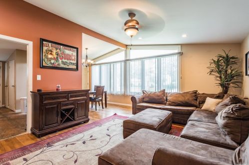 22 Strathmore Dr, Babylon NY  11703-3713 exterior