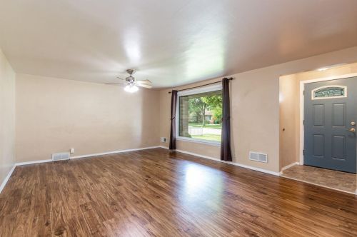 1739 Kimball St, Green Bay, WI 54302-3218