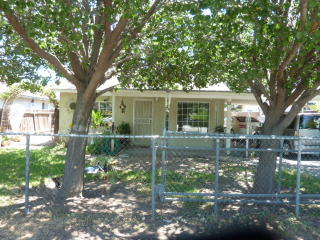 2465 Woodrow Ave, Fresno, CA 93725-1618