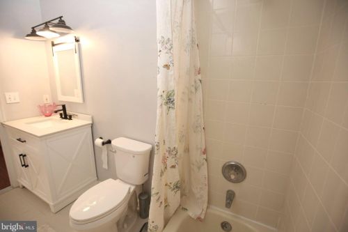 108 Violet Ln, Trenton NJ  08638-2031 exterior