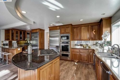 3125 Berkshire Ct, Pleasanton, CA 94588-4101