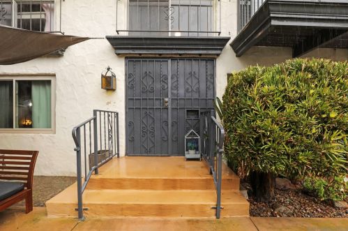 4054 Loma Riviera Cir, San Diego, CA 92110-5502