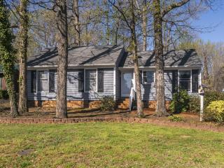 1825 Fairview St, Burlington, NC 27215-6346