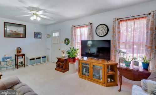 127 Beth Dr, Lansdale, PA 19446-5254
