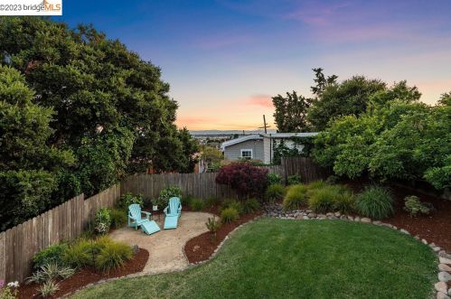 4817 Brookdale Ave, Oakland CA  94619-2510 exterior