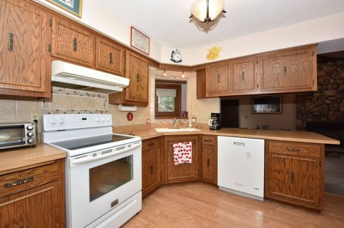 7012 Van Beck Ave, Milwaukee WI 53207-4460 exterior