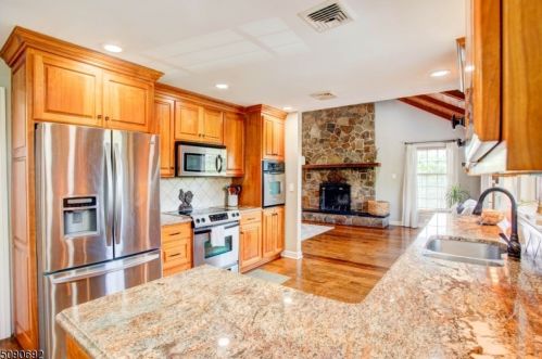 426 Buckhorn Dr, Belvidere NJ  07823-2707 exterior