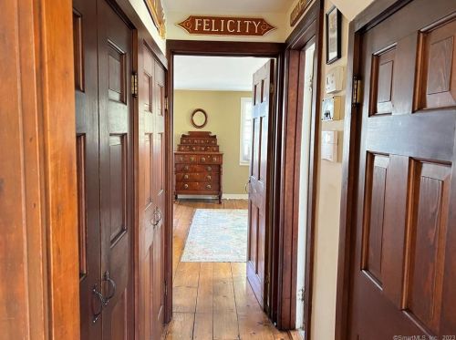 282 Joshuatown Rd, Lyme CT  06371-3035 exterior