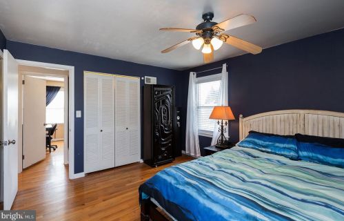 327 Ashford Dr, Lancaster PA 17601-3535 exterior