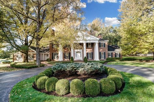 7877 Calderwood Ln, Cincinnati, OH 45243-1319