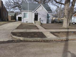 427 7th St, Minot ND  58703-2269 exterior