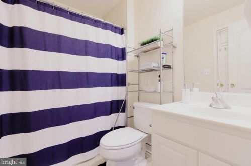 2472 Sylvan Moor Ln, Woodbridge VA  22191-6354 exterior