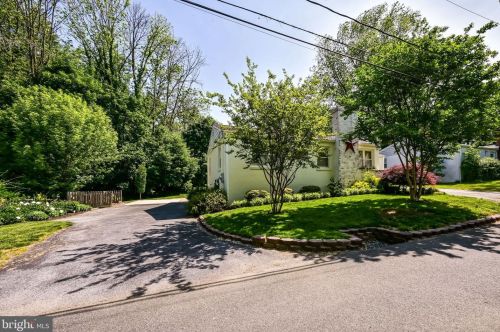 5 Willow Ln, Wilmington, DE 19809-1751