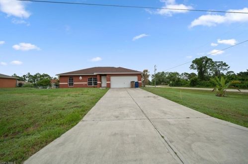 677 Dauphine Ave, Lehigh Acres, FL 33974-9686