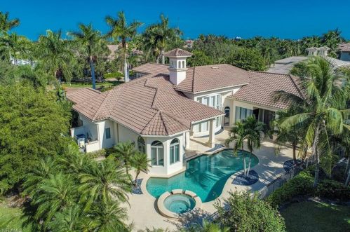 9758 Niblick Ln, Naples, FL 34108-1924