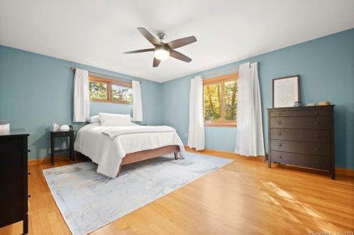 38 Hemlock Trl, Bridgeport CT  06611-3343 exterior
