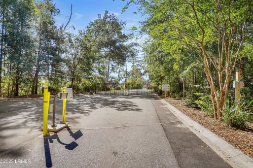 391 Dante Cir, Beaufort SC  29906-2407 exterior