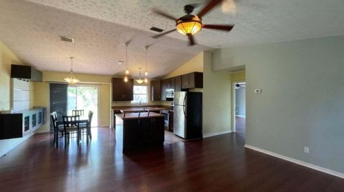 466 Jeanne Ave, Fort Pierce, FL 34953-3103