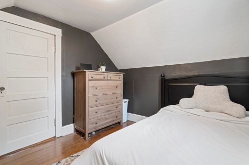 4 Hill St, Salem NH  03079-2538 exterior